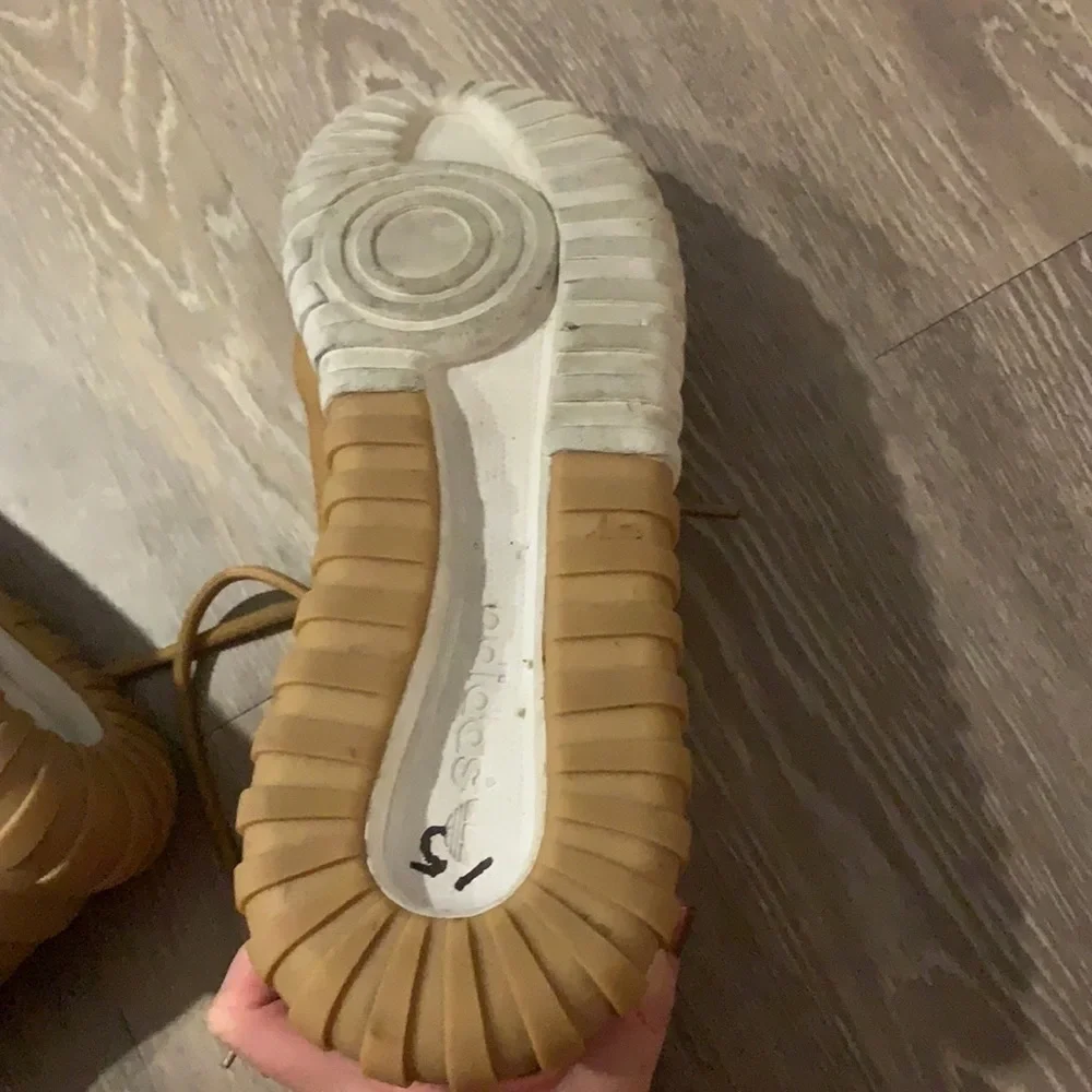 Adidas Tubular Sneaker- Great Used Condition